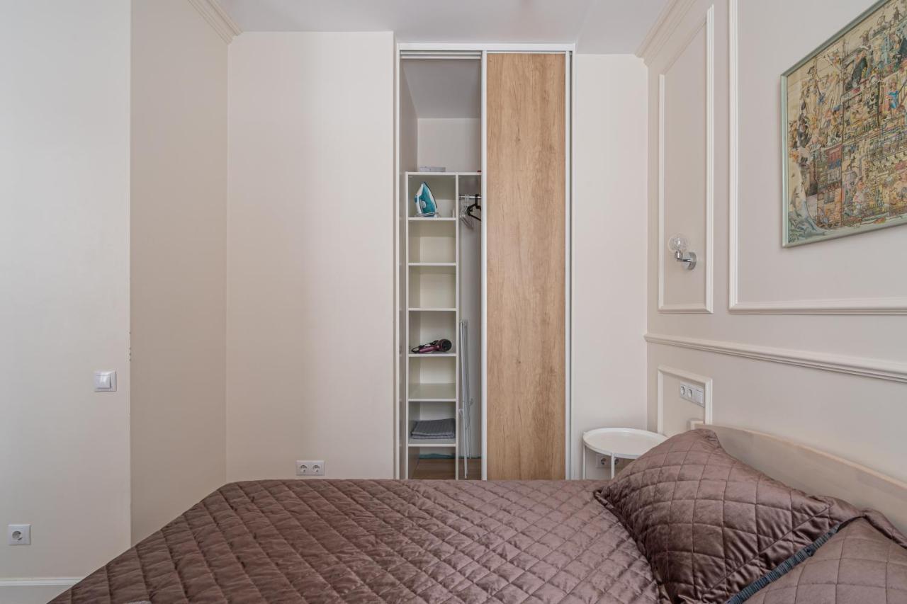 Stylish Studio Close To City Center, Cafes & Parks & Local Dining Riga Luaran gambar