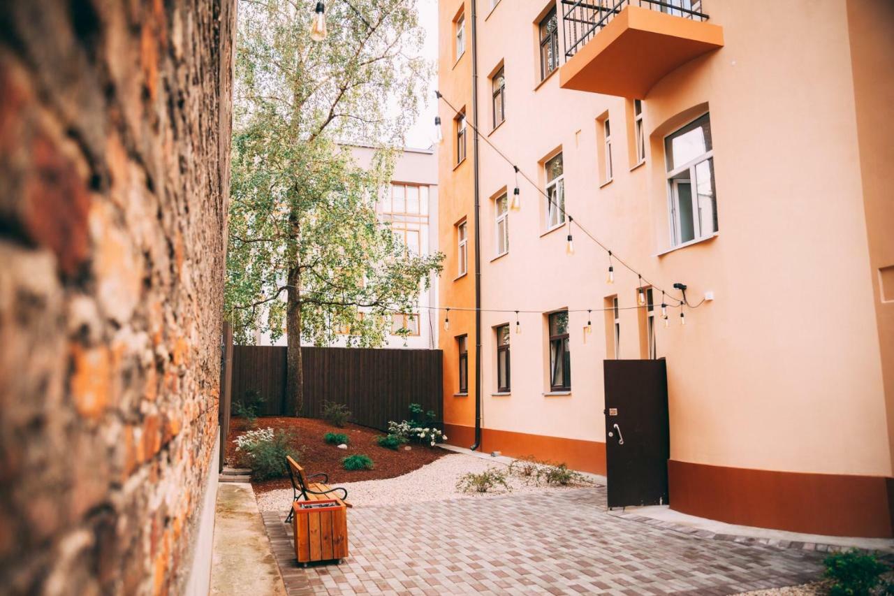 Stylish Studio Close To City Center, Cafes & Parks & Local Dining Riga Luaran gambar
